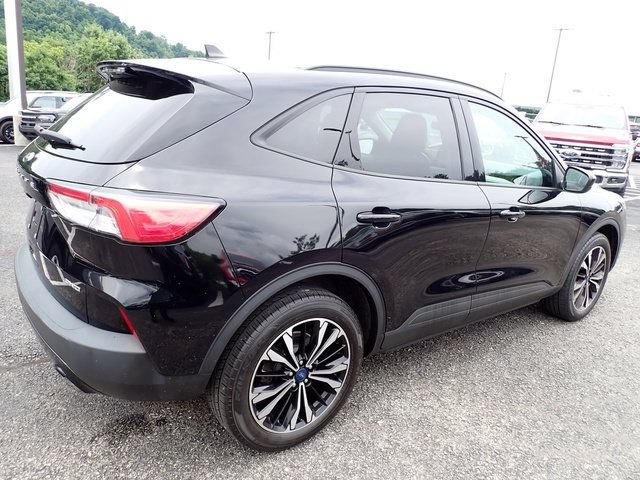 Certified 2022 Ford Escape SE w/ SE Sport Appearance Package AWD/4WD image 8