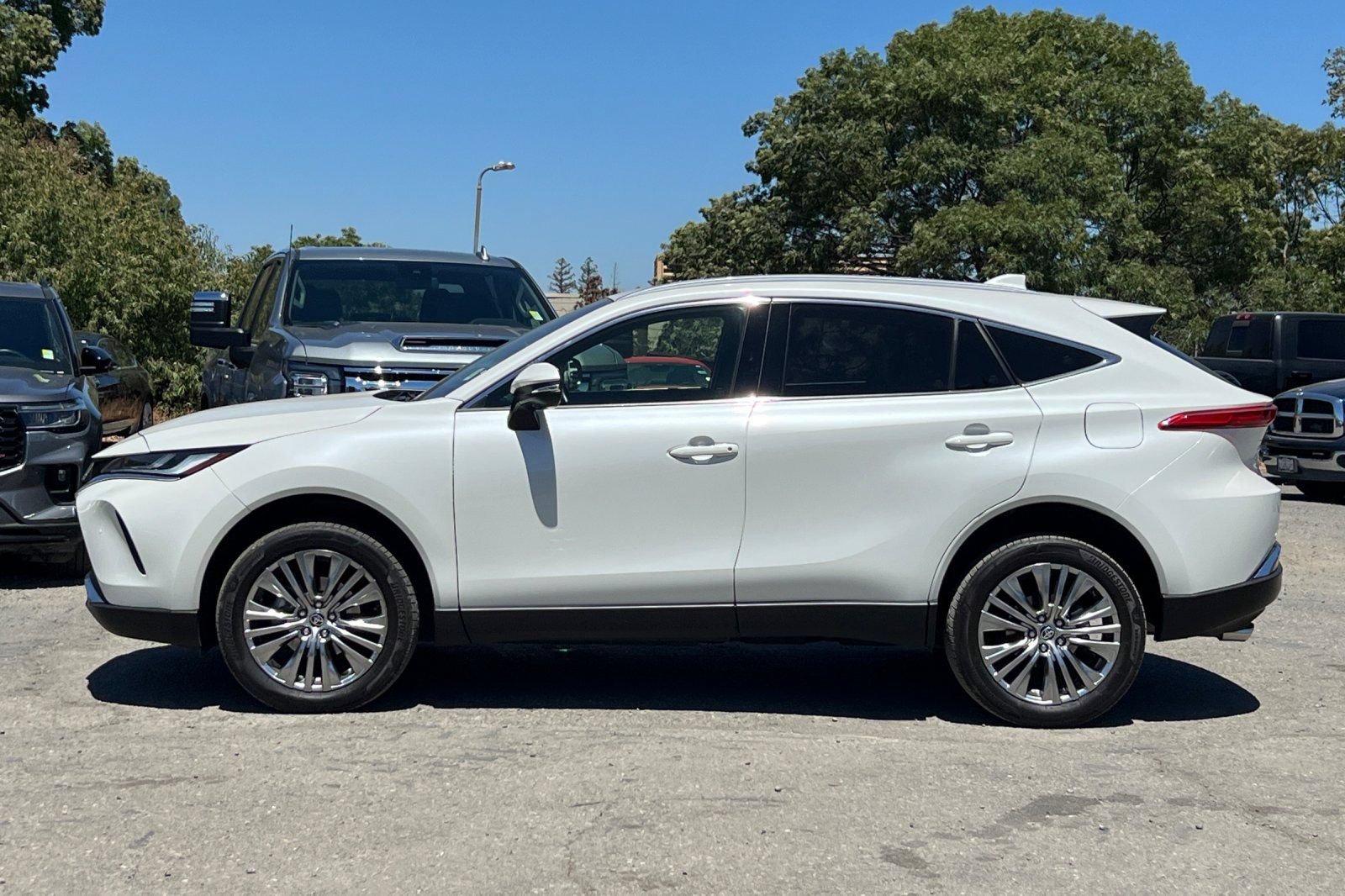 Used 2022 Toyota Venza Limited AWD/4WD image 7