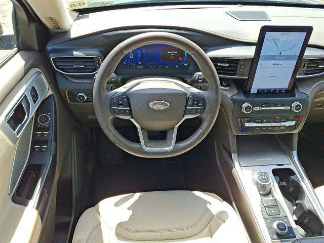 Certified 2020 Ford Explorer Platinum w/ Premium Technology Package AWD/4WD image 27