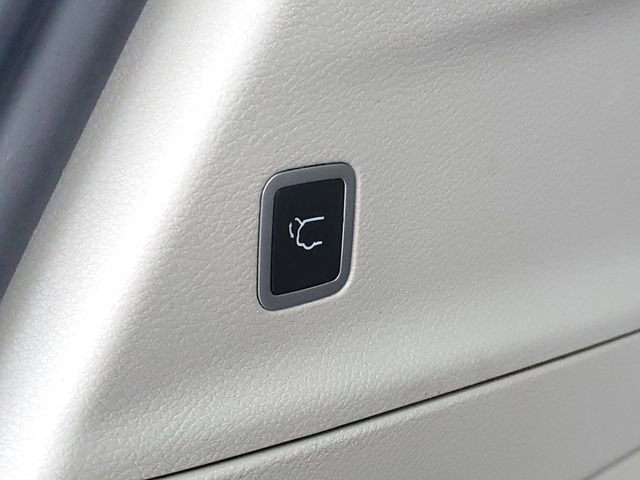 Used 2022 Chrysler Pacifica Touring-L image 29
