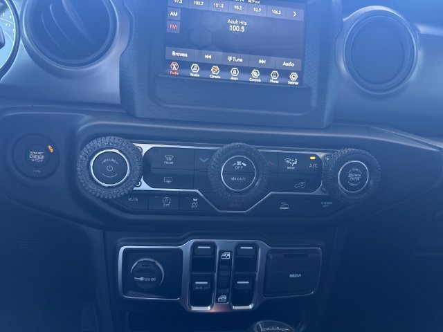 Used 2023 Jeep Gladiator Sport AWD/4WD image 19