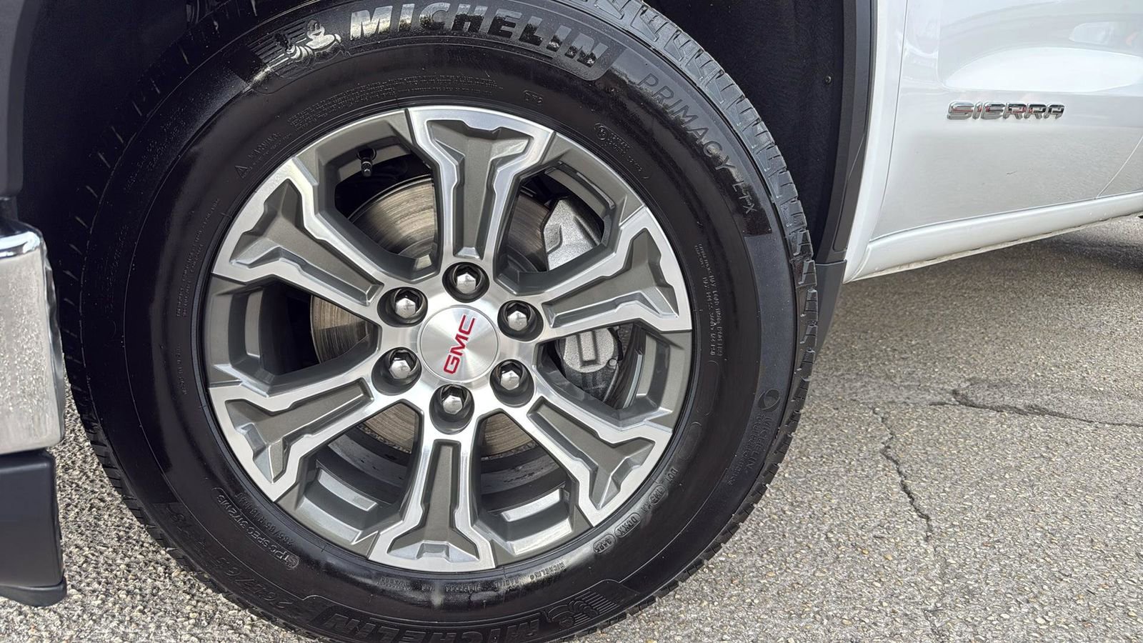 Used 2025 GMC Sierra 1500 SLT image 9