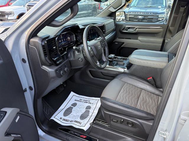 Used 2025 Chevrolet Silverado 1500 ZR2 w/ Technology Package image 14