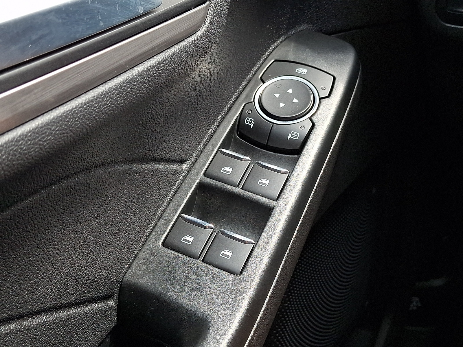 Certified 2022 Ford Escape Titanium AWD/4WD image 27