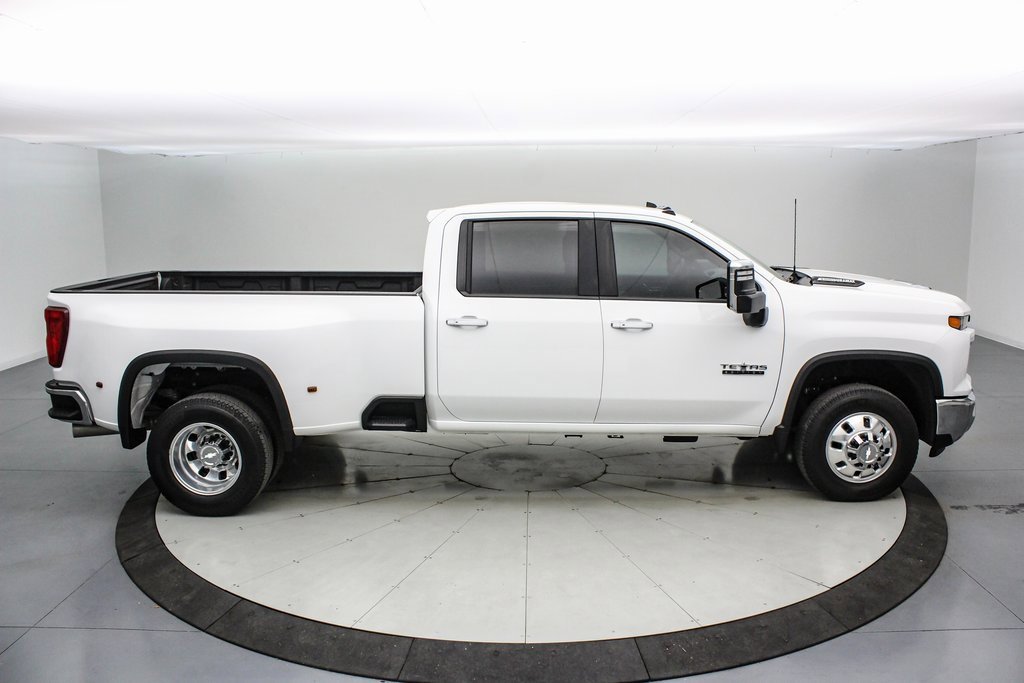 Used 2025 Chevrolet Silverado 3500 LT w/ Texas Edition image 3