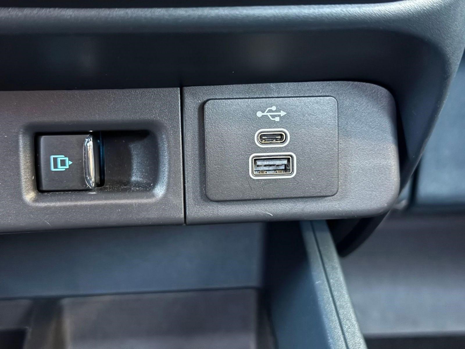 Certified 2025 Ford Maverick Lobo image 29