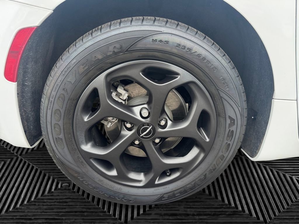 Used 2022 Chrysler Pacifica Touring-L w/ S Appearance Package image 14