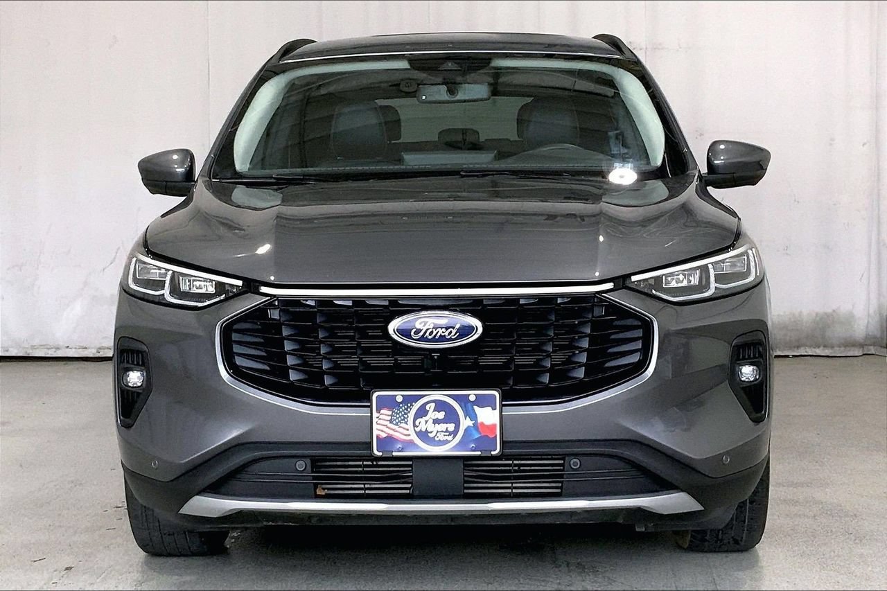Certified 2024 Ford Escape Platinum AWD/4WD image 2