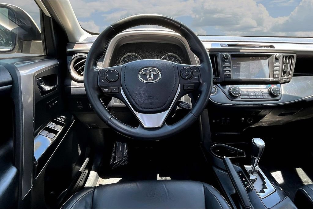 Used 2018 Toyota RAV4 Limited FWD image 10