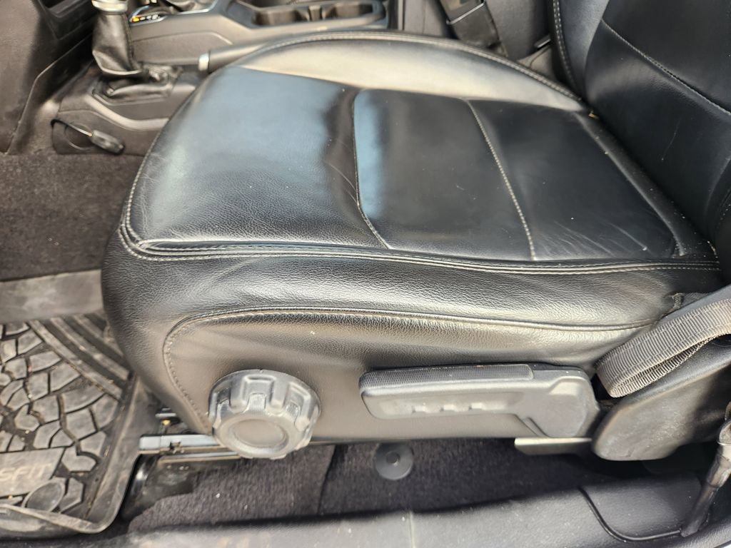 Used 2021 Jeep Wrangler Unlimited Sahara image 24