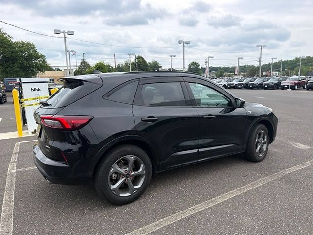 Certified 2024 Ford Escape ST-Line Select w/ Tech Pack #1 AWD/4WD image 3