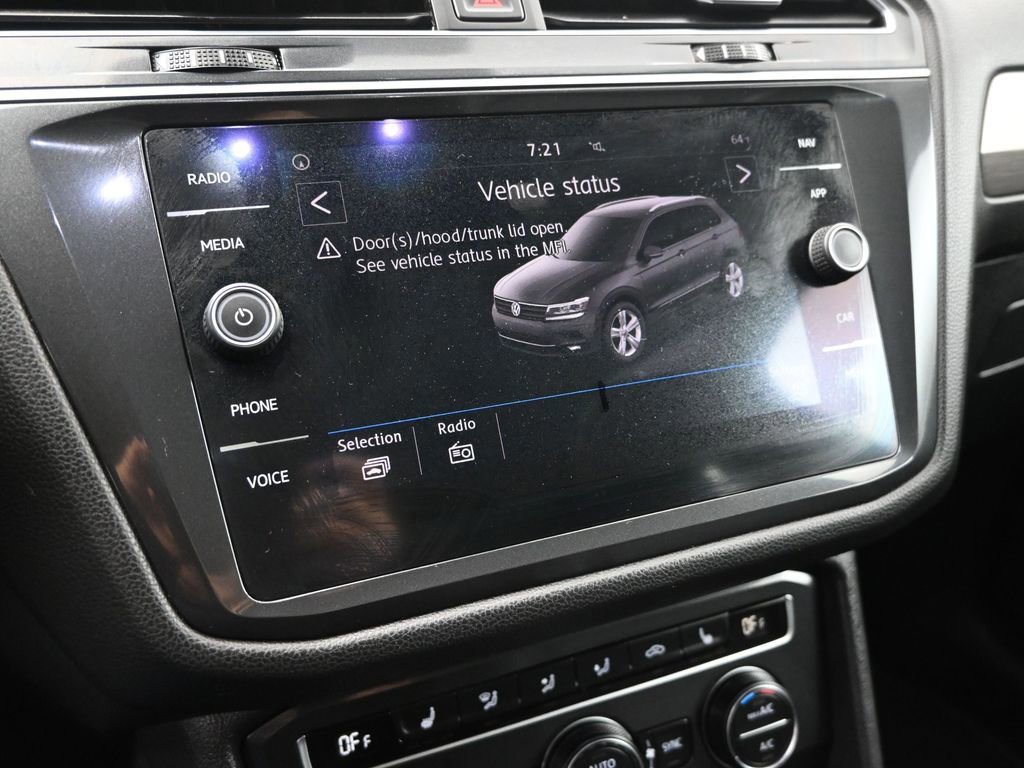 Used 2019 Volkswagen Tiguan SEL image 42