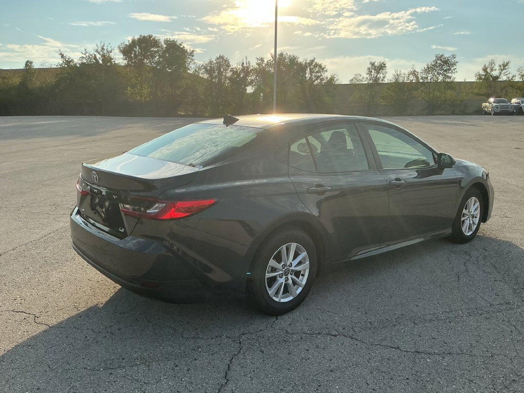 Used 2026 Toyota Camry LE FWD image 5