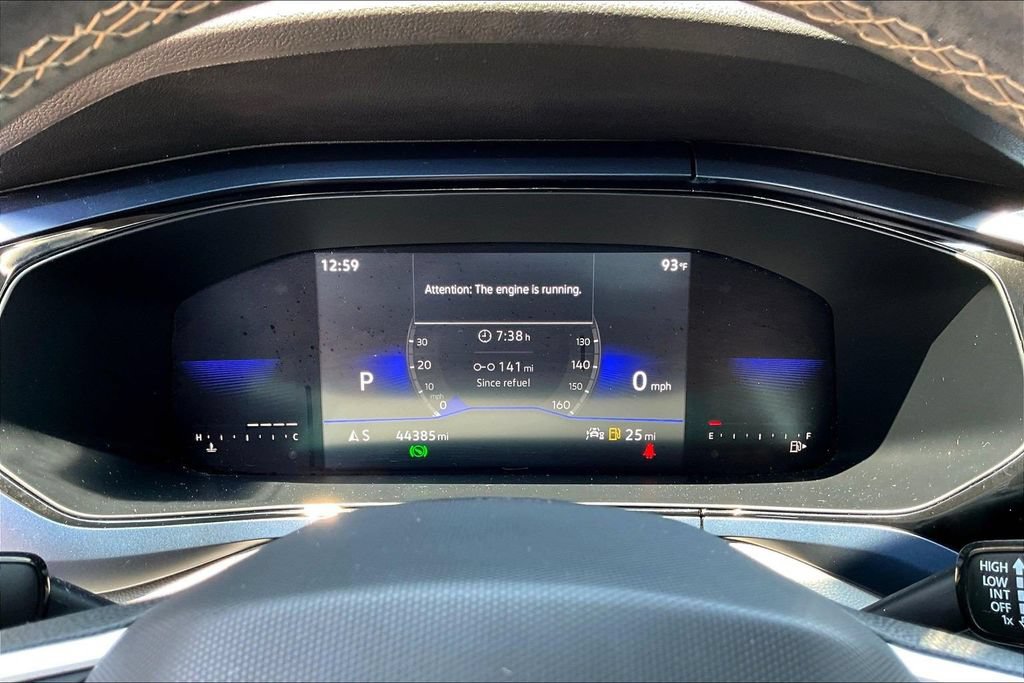 Used 2022 Volkswagen Taos SE w/ Panoramic Sunroof Package FWD image 14