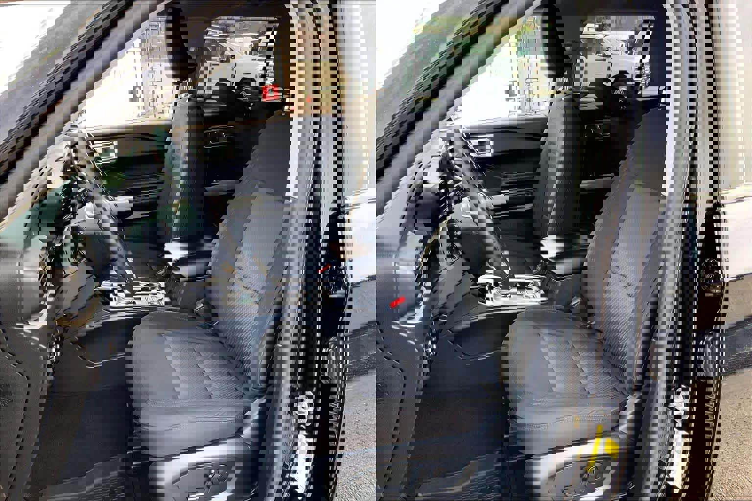 Certified 2024 Ford Explorer XLT image 8