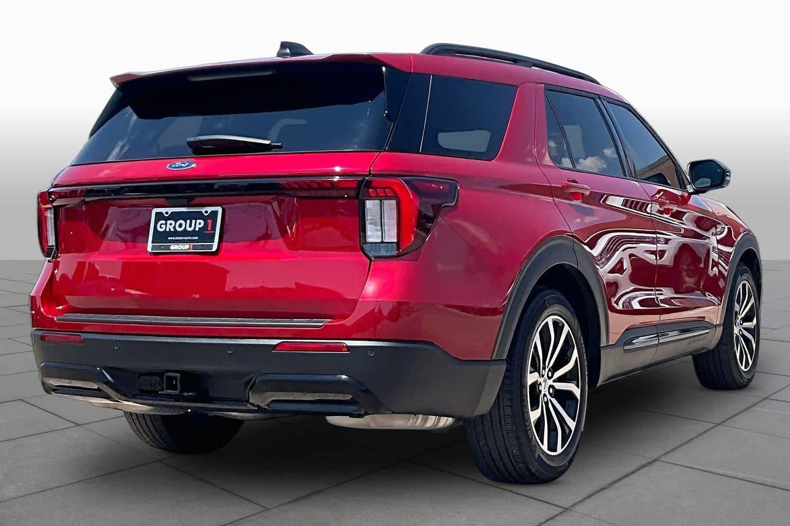 Certified 2026 Ford Explorer ST-Line w/ Premium Package RWD image 12