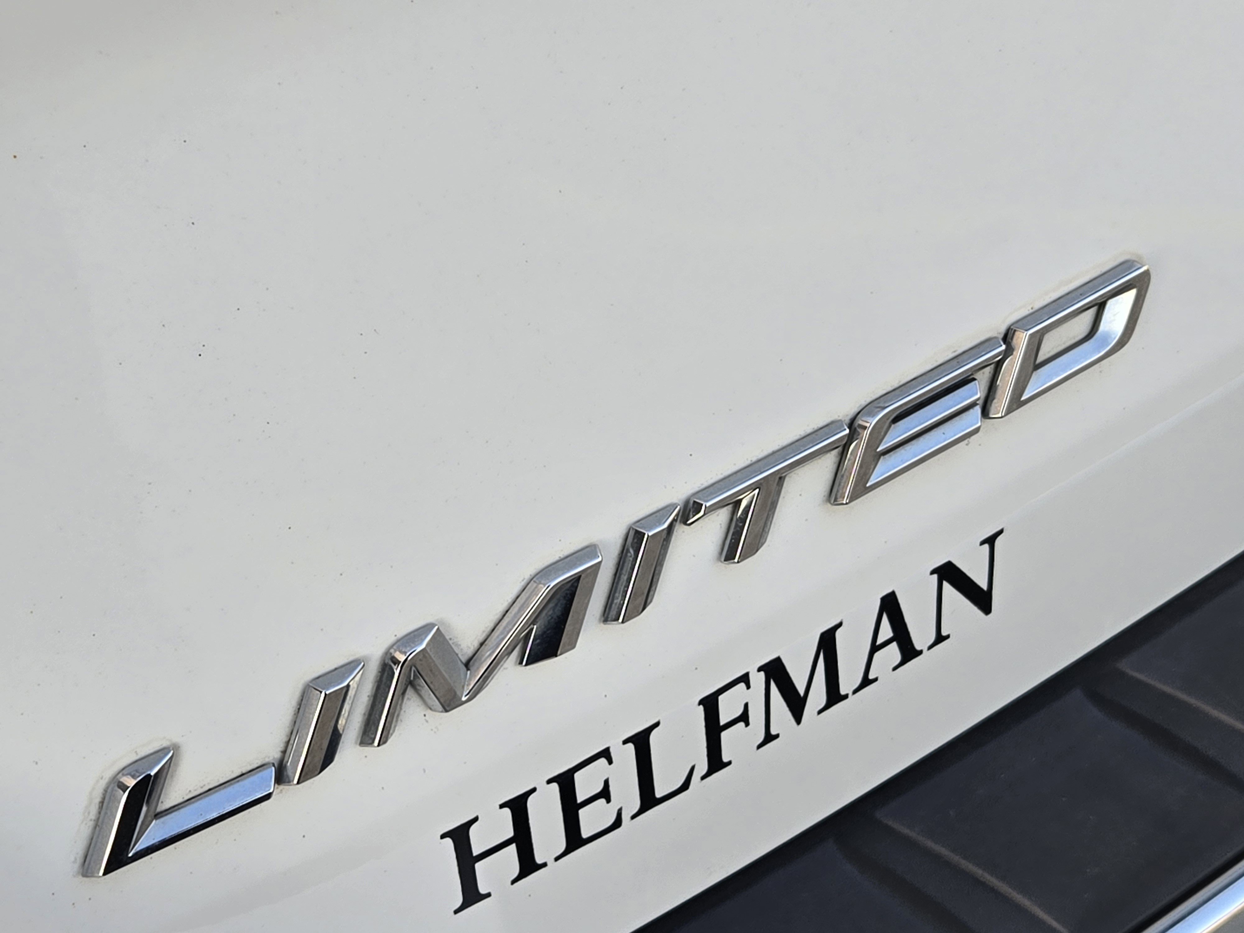 Certified 2022 Ford Explorer Limited w/ Equipment Group 301A image 8