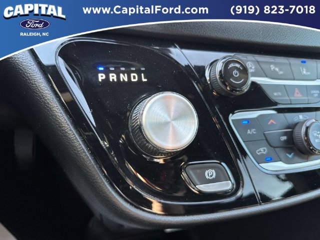 Used 2025 Chrysler Pacifica Select FWD image 30