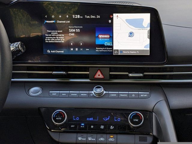 Used 2025 Hyundai Elantra Sport image 15