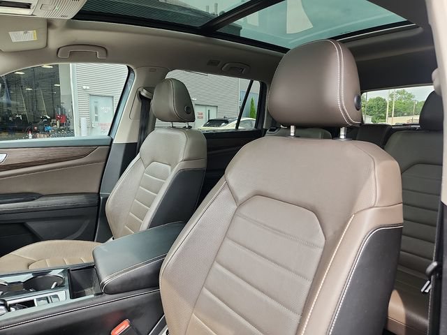 Used 2024 Volkswagen Atlas SEL AWD/4WD image 22