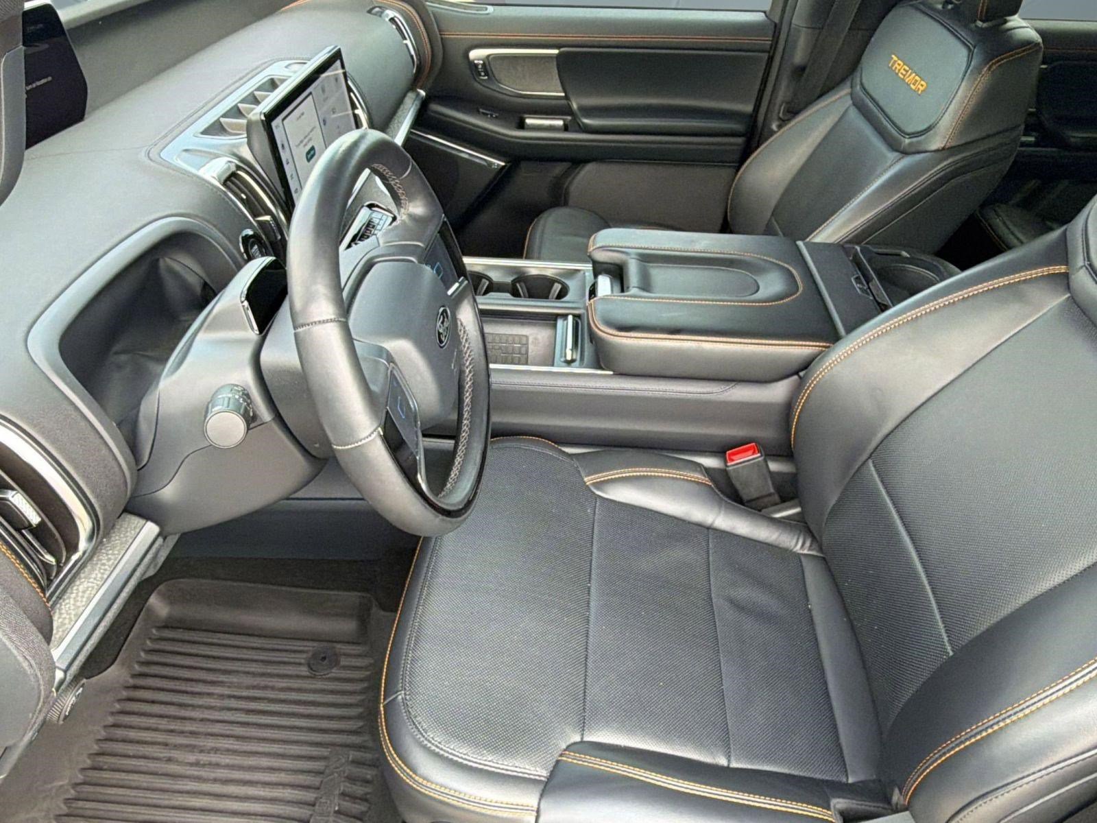 Certified 2025 Ford Expedition Tremor AWD/4WD image 5