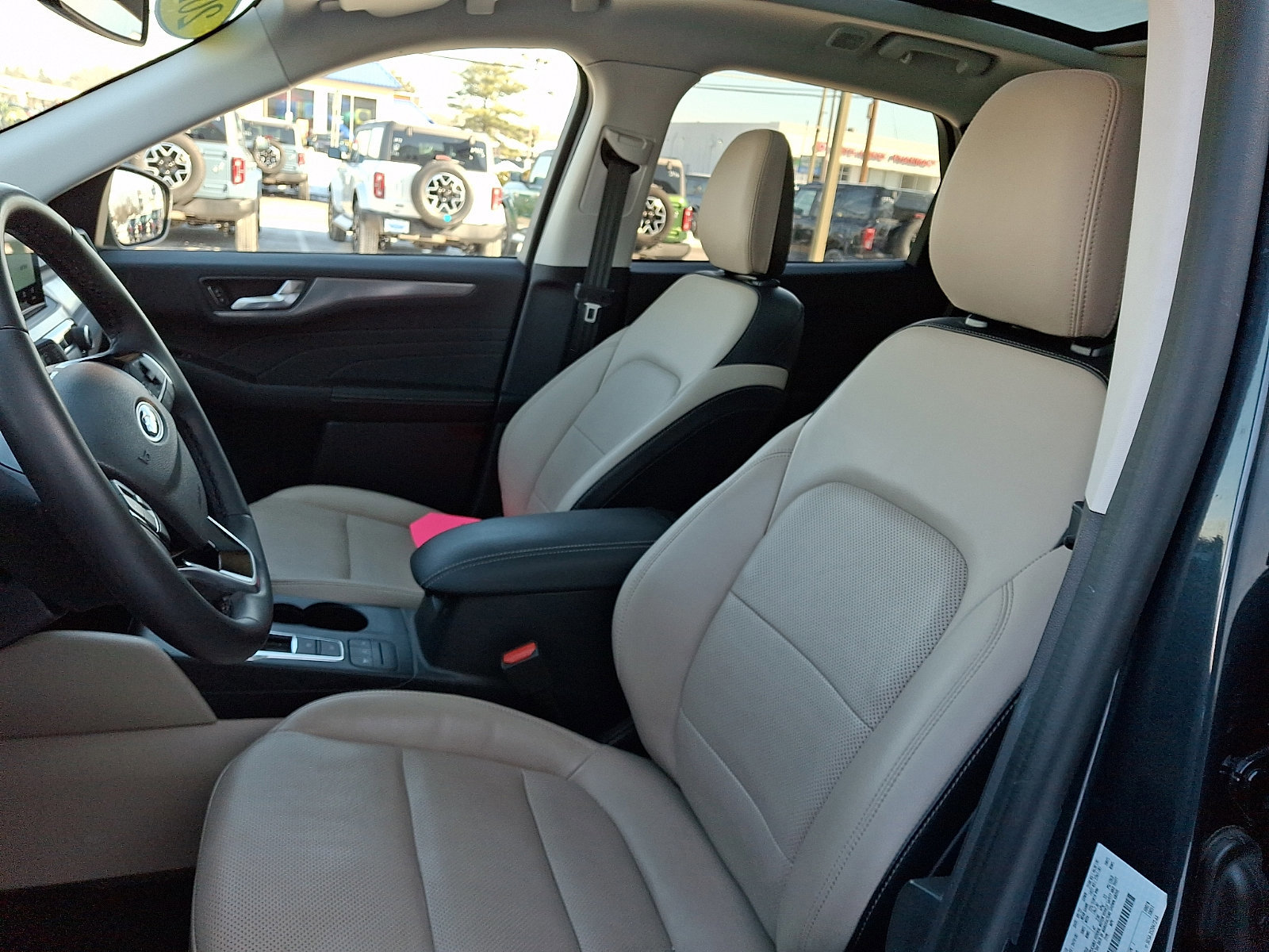 Certified 2022 Ford Escape Titanium w/ Class II Trailer Tow Package image 16