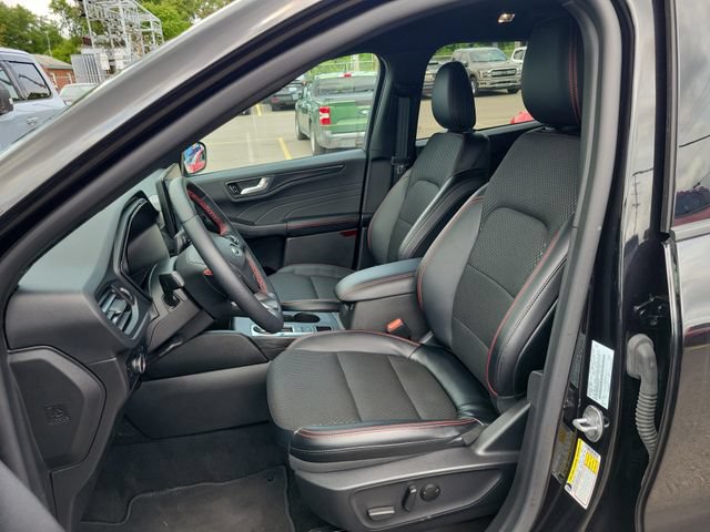 Certified 2024 Ford Escape ST-Line w/ Tech Pack #1 AWD/4WD image 7