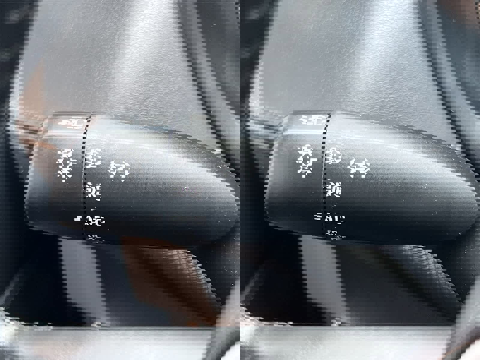 Used 2021 Toyota Venza LE image 27