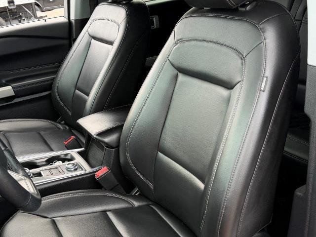Certified 2022 Ford Explorer XLT w/ Equipment Group 202A image 9