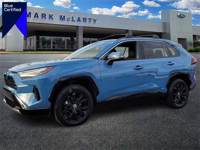 Used 2022 Toyota RAV4 SE image 1