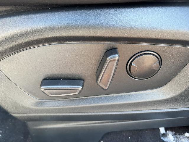 Certified 2022 Ford Explorer XLT w/ Equipment Group 202A image 15