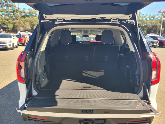 Certified 2025 Ford Expedition Max Active RWD image 8
