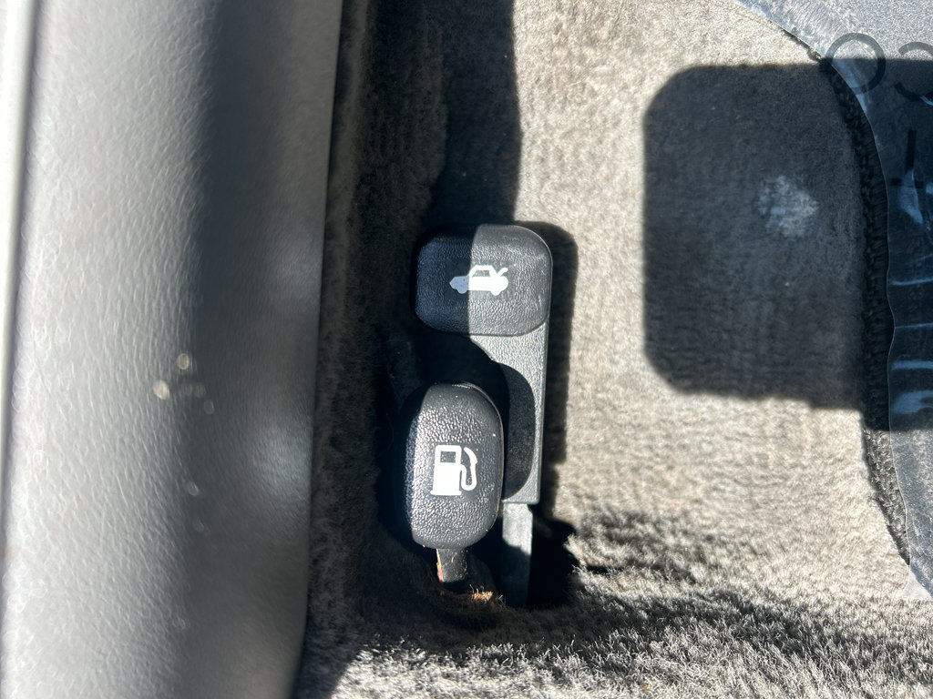 Used 2021 Hyundai Elantra SEL FWD image 15
