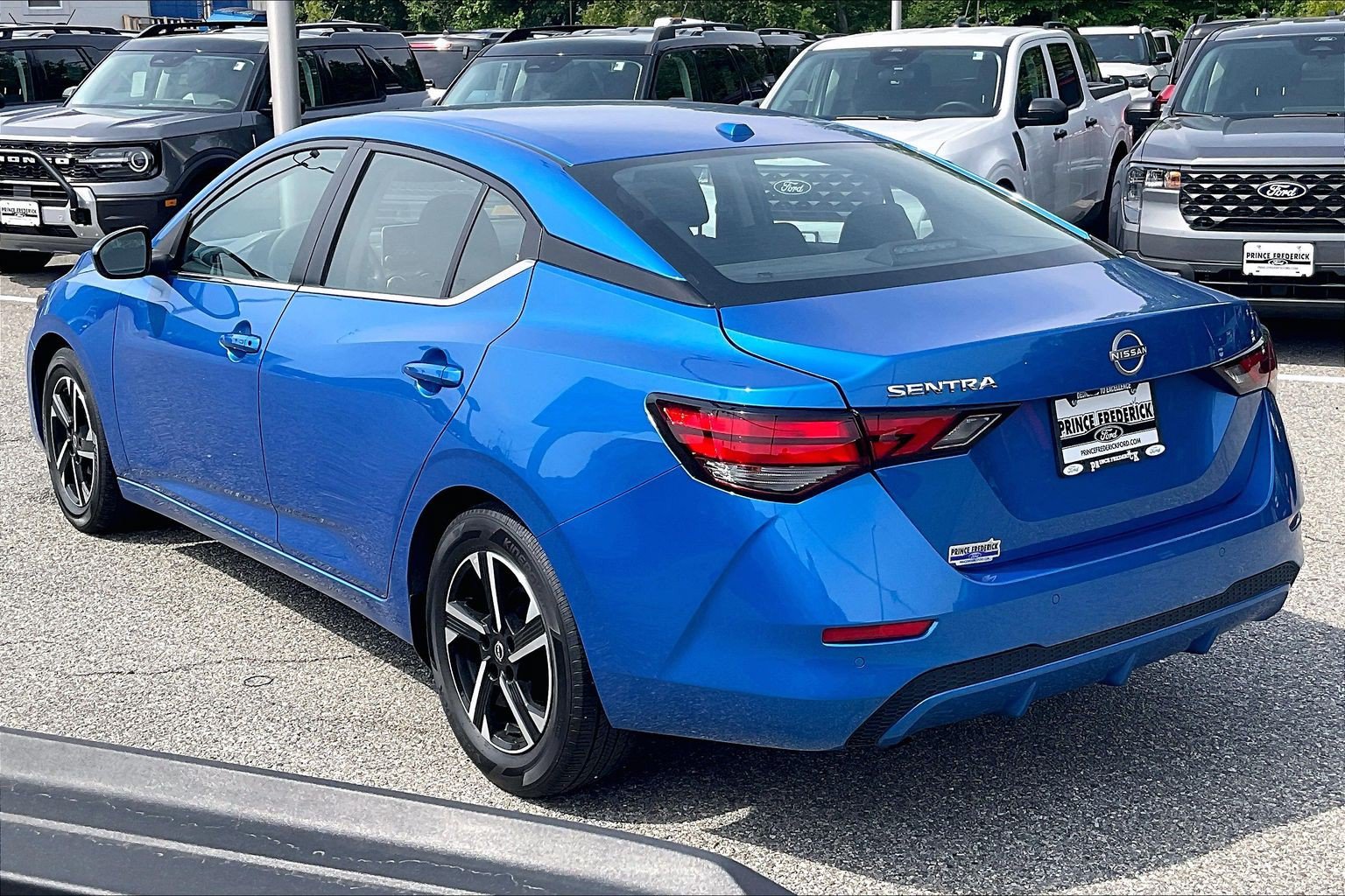 Used 2025 Nissan Sentra SV FWD image 11