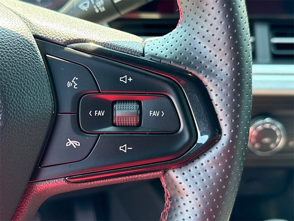 Used 2024 Chevrolet Trax RS w/ Driver Confidence Package image 25