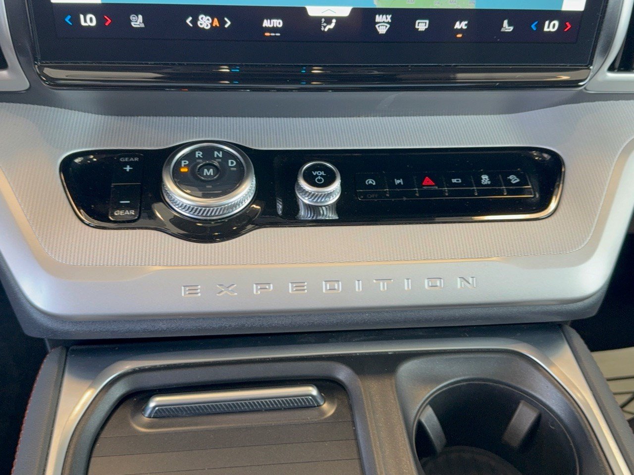 Certified 2025 Ford Expedition Active AWD/4WD image 22