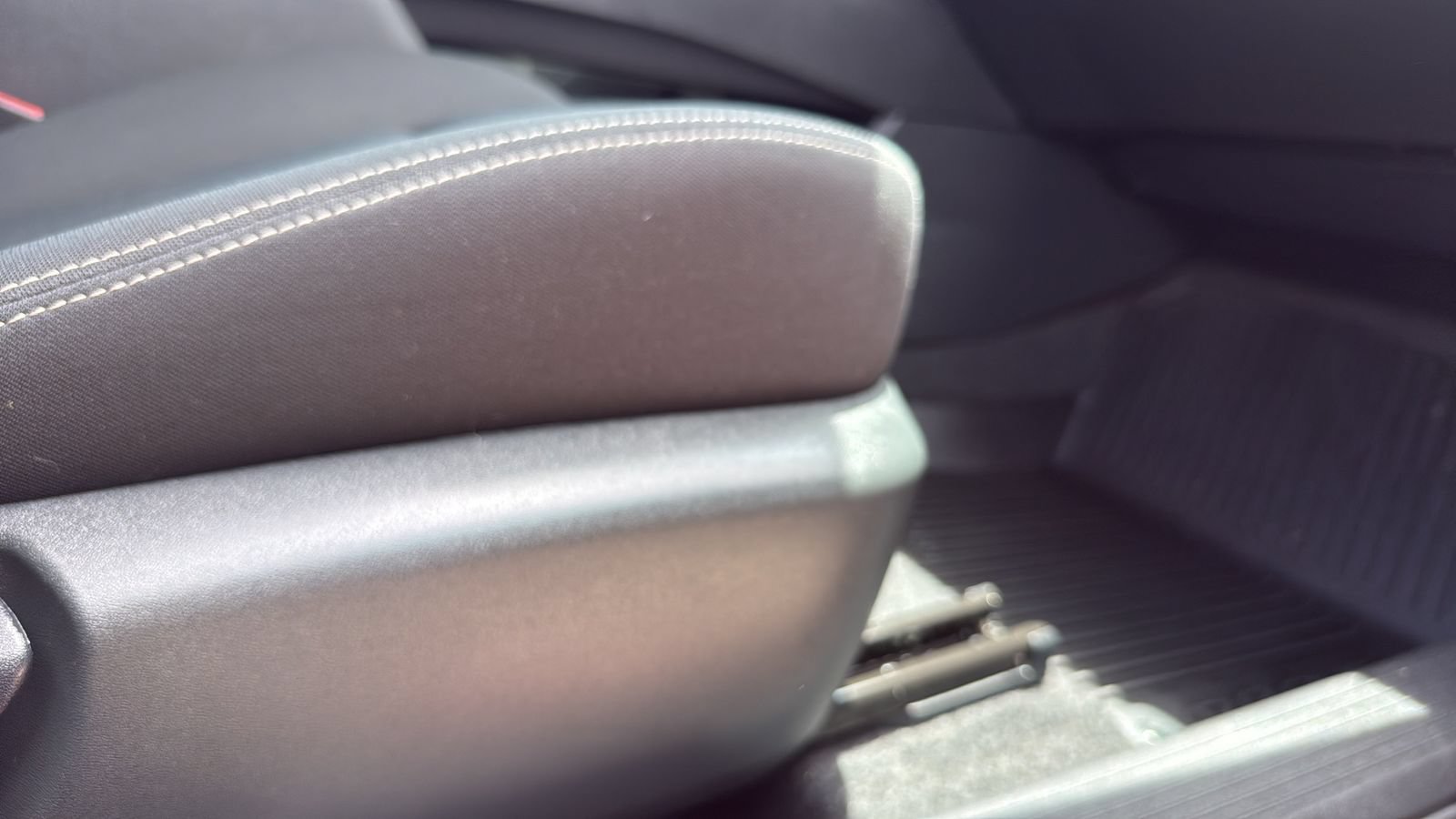 Used 2023 Nissan Rogue S FWD image 23