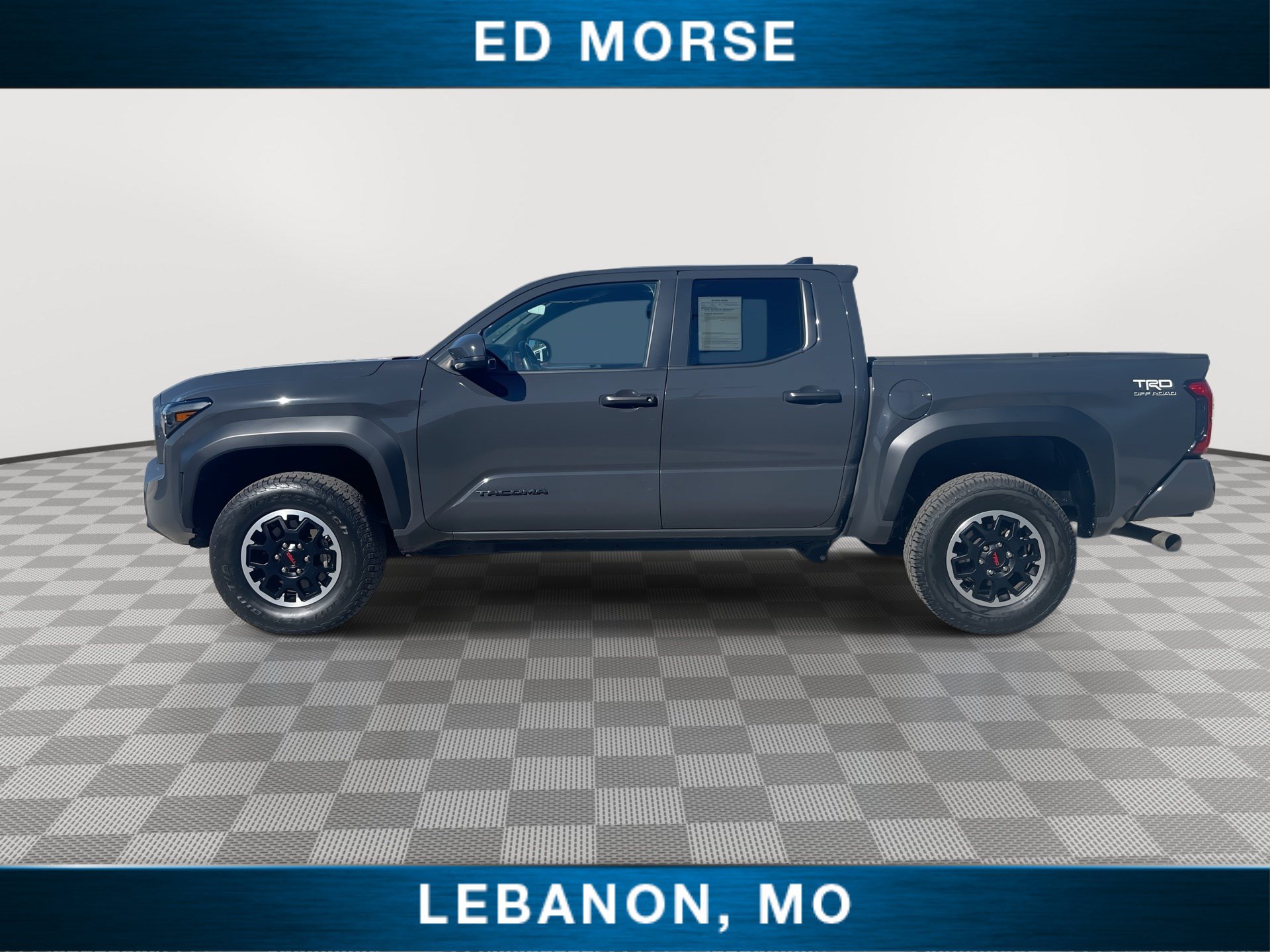 Used 2025 Toyota Tacoma TRD Off-Road AWD/4WD image 5
