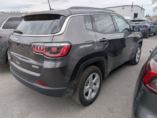 Used 2020 Jeep Compass Latitude w/ Cold Weather Group AWD/4WD image 4