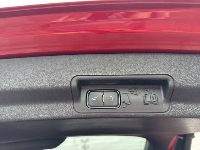 Certified 2024 Ford Explorer XLT w/ Equipment Group 202A AWD/4WD image 9