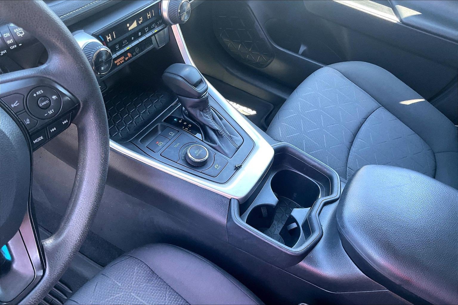Used 2020 Toyota RAV4 XLE w/ All Weather Liner Package AWD/4WD image 16