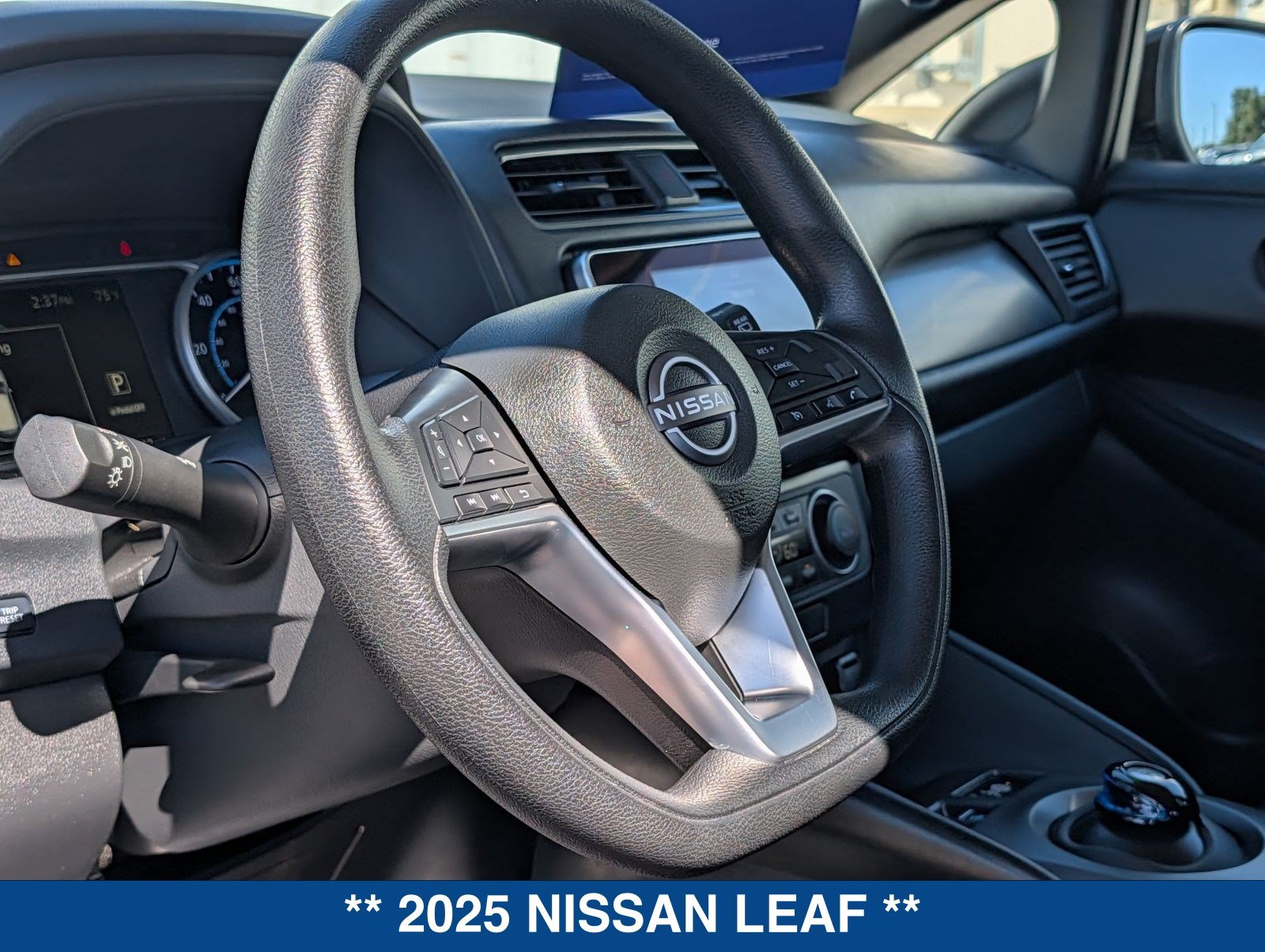 Used 2025 Nissan Leaf S FWD image 23