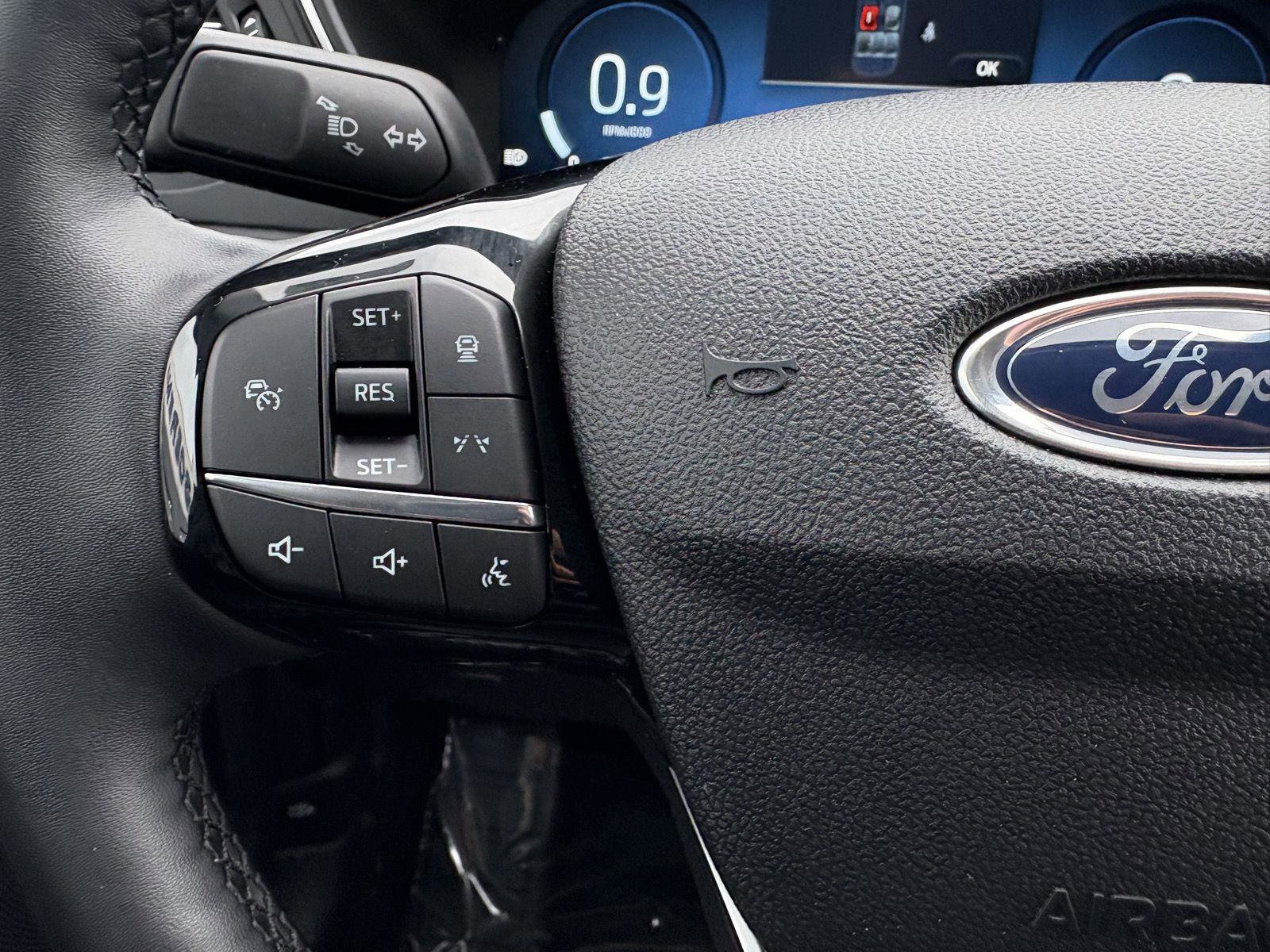 Certified 2025 Ford Escape Platinum AWD/4WD image 10