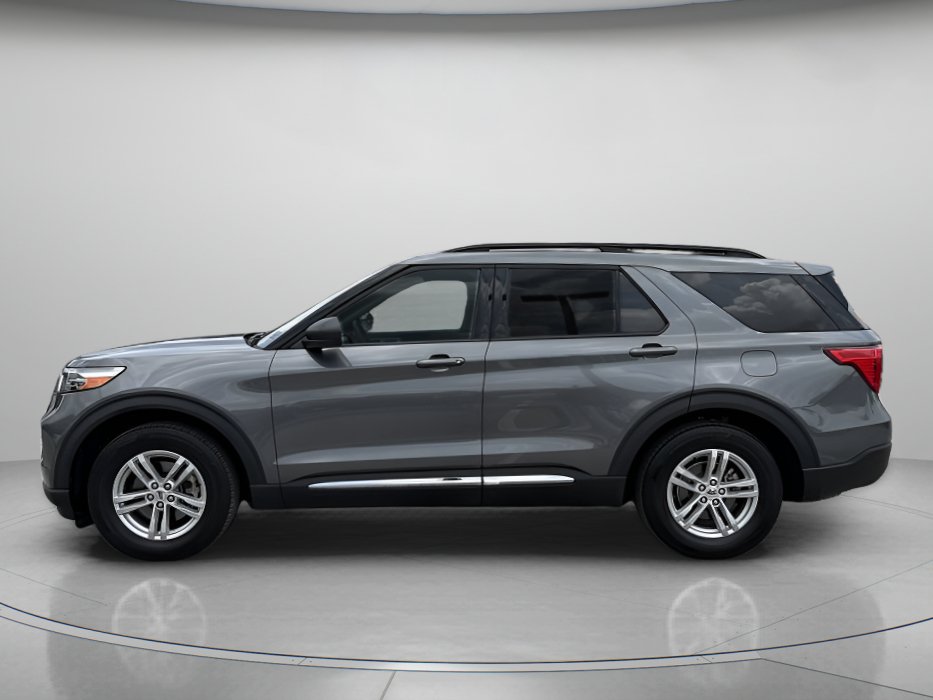 Certified 2023 Ford Explorer XLT RWD image 5