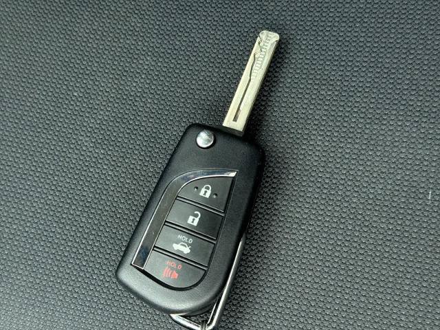 Used 2020 Toyota Corolla LE w/ Carpet Mat Package (TMS) FWD image 35