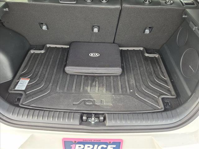 Used 2023 Kia Soul GT-Line w/ GT-Line Technology Package FWD image 6