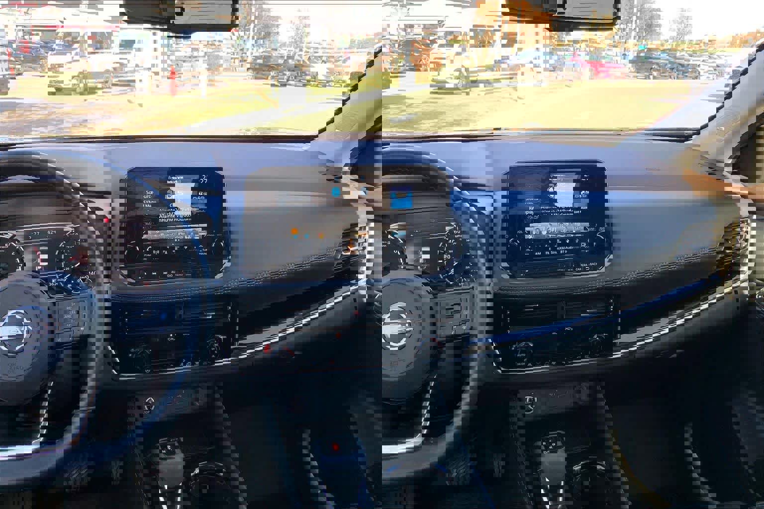 Used 2023 Nissan Rogue SL w/ SL Premium Package image 6