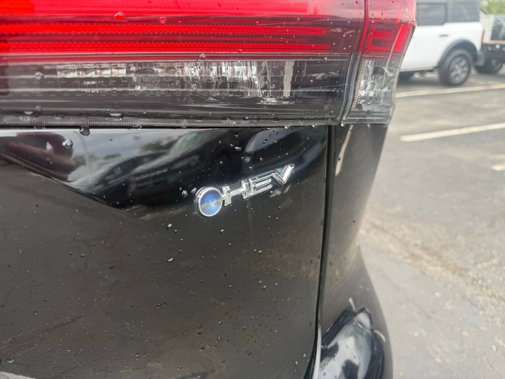 Used 2025 Toyota Highlander Platinum AWD/4WD image 44