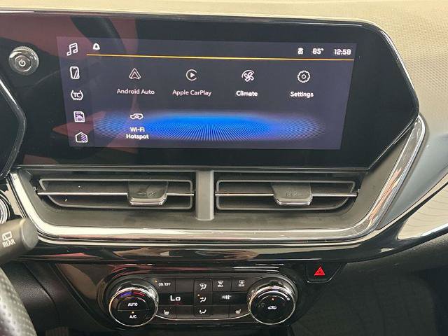 Used 2025 Chevrolet Trax RS w/ Sunroof Package FWD image 29