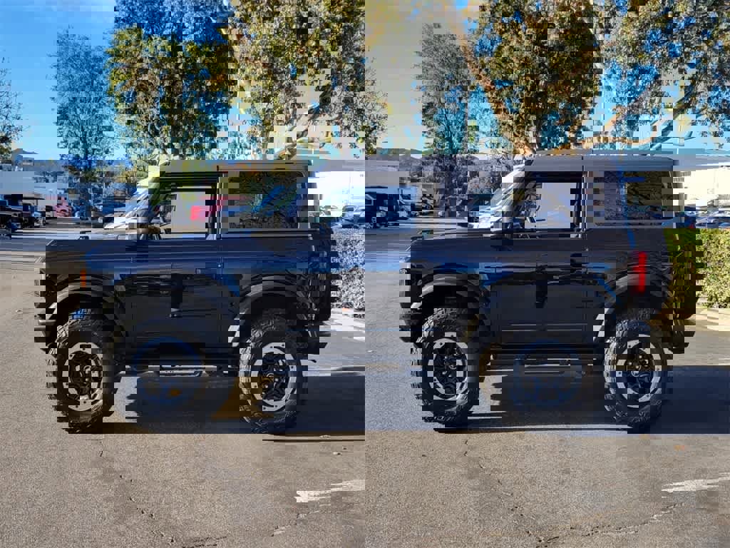 Certified 2023 Ford Bronco Black Diamond w/ Sasquatch Package image 2